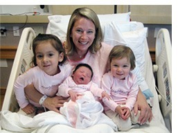 Post image for La Jollan Spotlight:  Rachel Zinny, Founder of dearjohnnies – The (Get) Better Hospital Gown