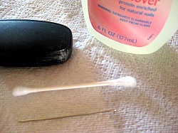 Post image for If Your Husband Puts Your Keys in a Pile of Super Glue, Here’s How You Get it Off